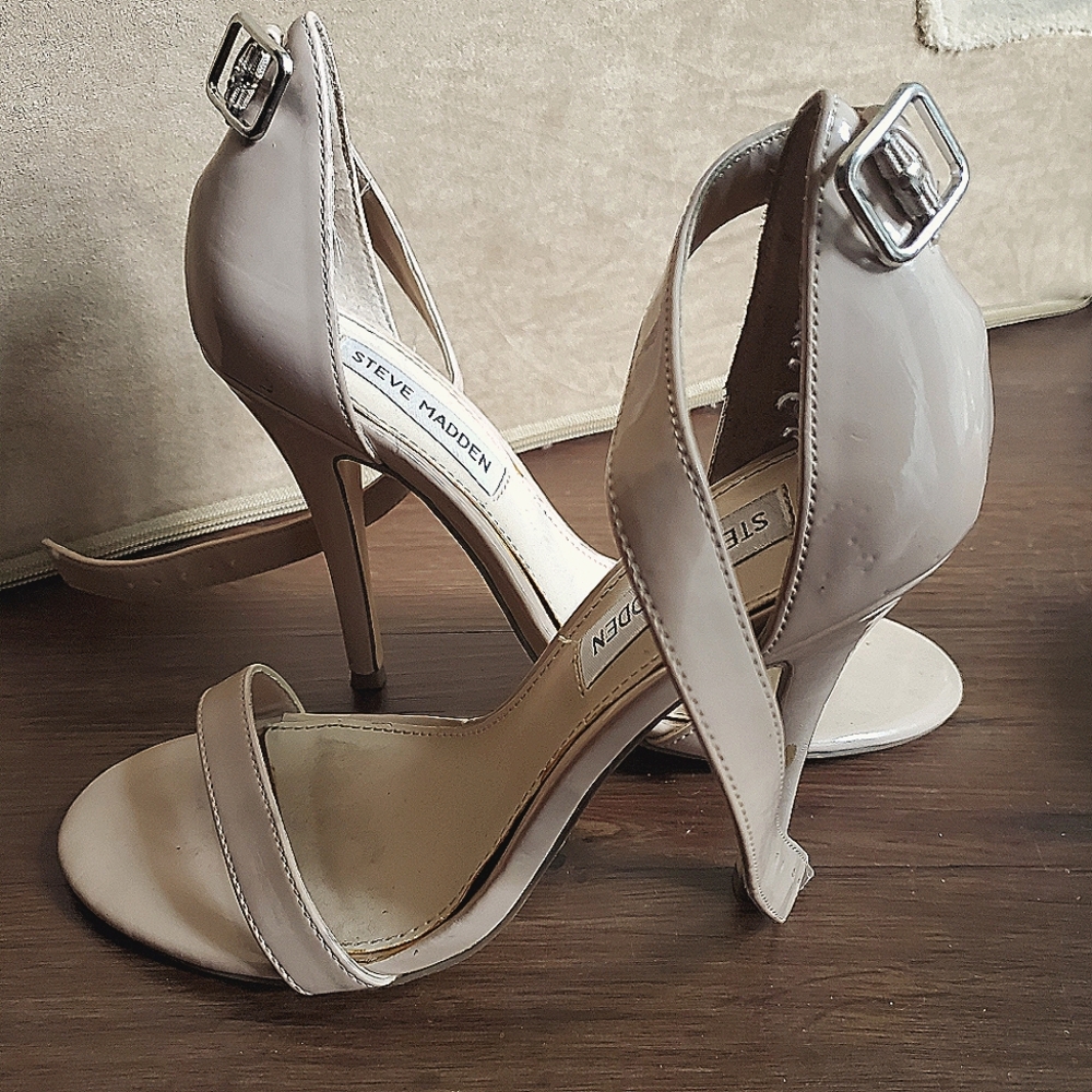 Steve Madden pump
